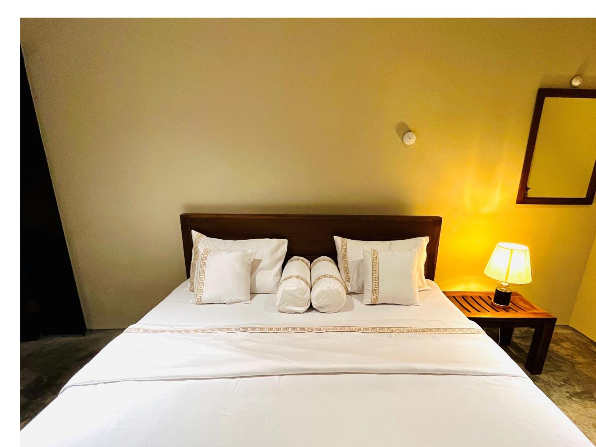Ceylon Kingsmen Garden Hotel - Katunayake Negombo Extérieur photo