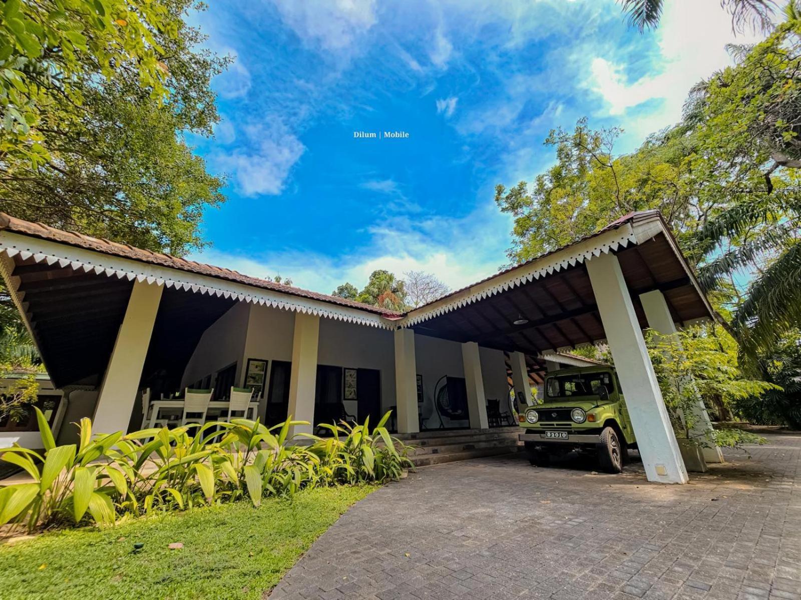 Ceylon Kingsmen Garden Hotel - Katunayake Negombo Extérieur photo